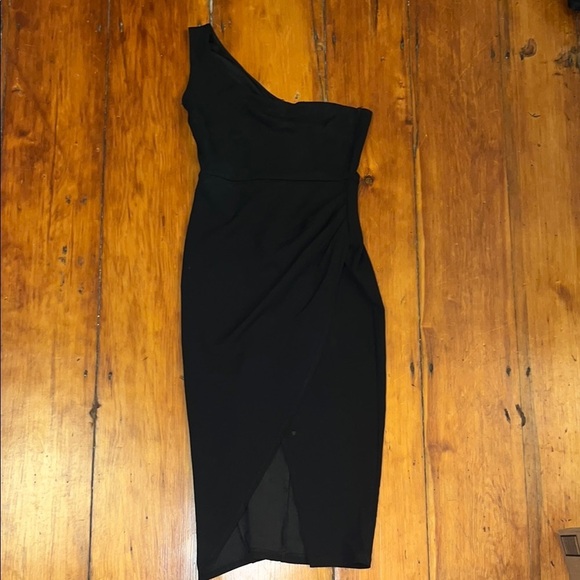 Windsor Dresses & Skirts - Elegant Black One-Shoulder Cocktail Dress